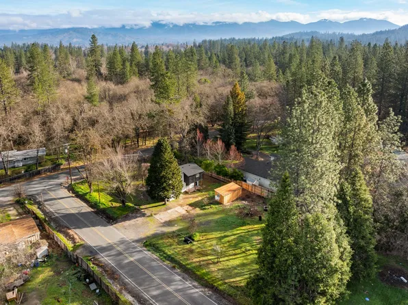 3237 De Woody Ln, Grants Pass, OR 97527