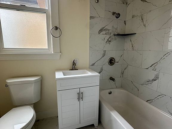 5th image of 445 Hugo St APT 7