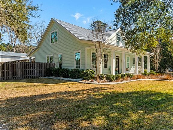 4th image of 640 Meinhard Rd