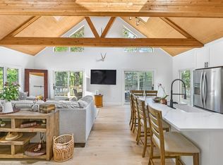 144 North Rd, Hampton Bays, NY 11946