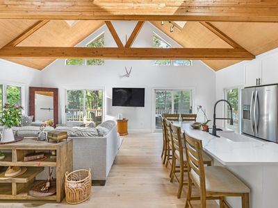 144 North Rd, Hampton Bays, NY, 11946