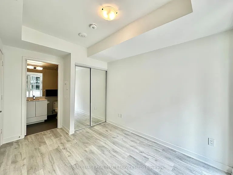 60 Princess St #338 — Photo 11