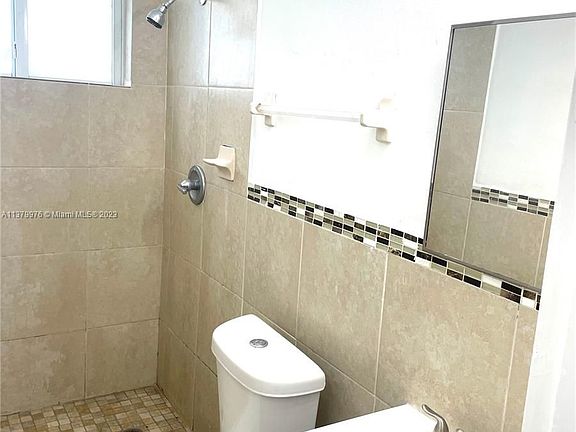 5th image of 120 NE 55th St #3