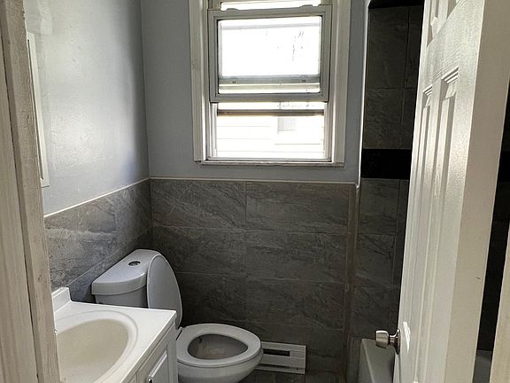 4th image of 224 Eastern Pkwy #3R