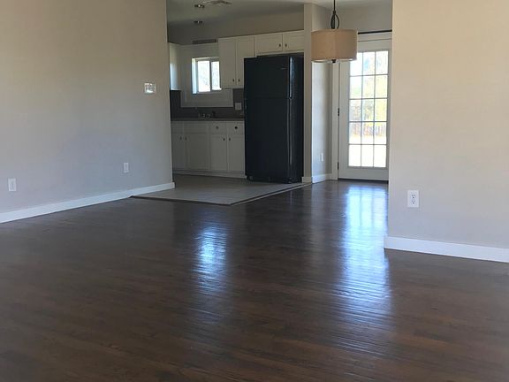2nd image of 4514 Carroll Ln