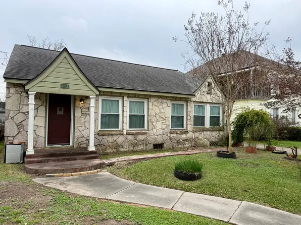 2447 Hazel St, Beaumont, TX 77702