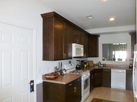 5th image of 502 Schindler Dr N