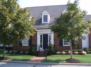 22 Pickett Pl, New Albany, OH