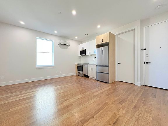 4th image of 717 5th Ave #2