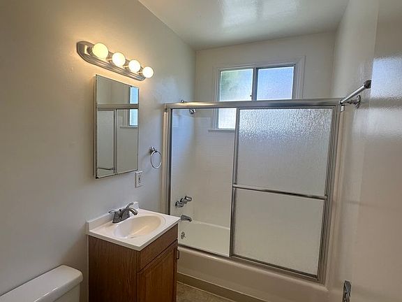 5th image of 945 14th St #D