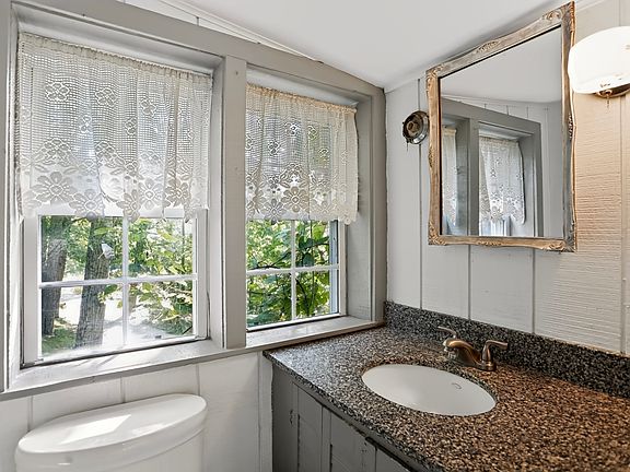 33rd image of 514 Whippoorwill Ln