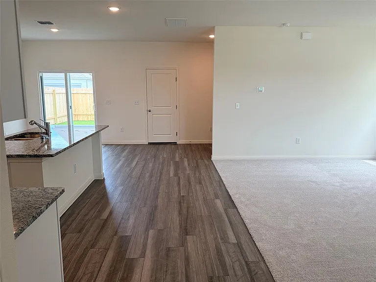 520 McFadin Way S — Photo 12