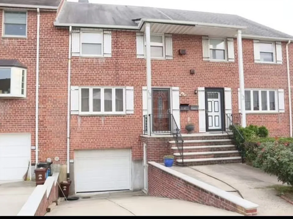 24004 65th Ave