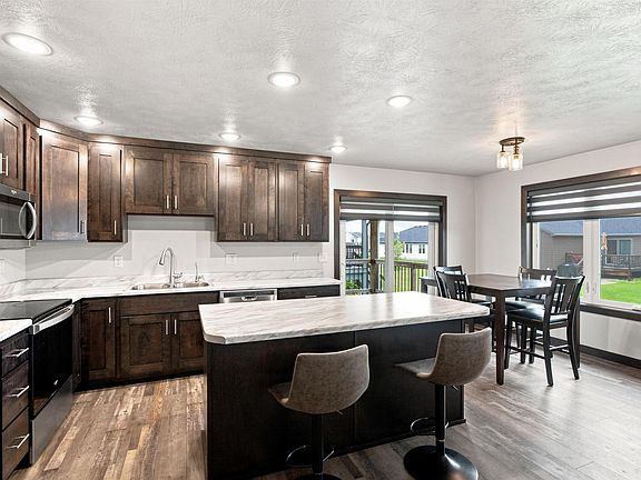 4th image of 3904 S Catcher Ct