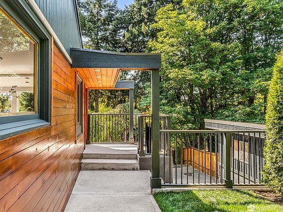 3rd image of 4328 Lake Washington Boulevard NE