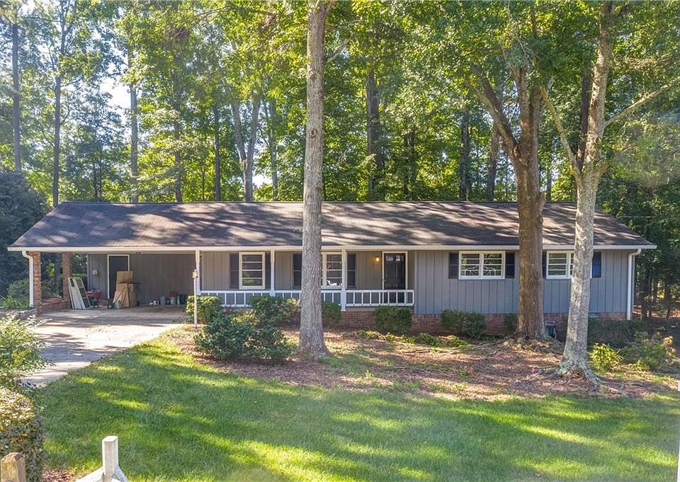 1st image of 2578 Oak Hill Dr