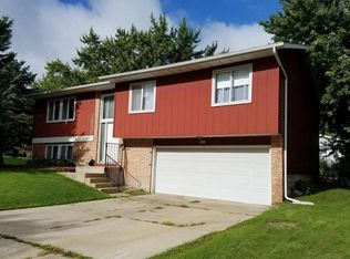 100 Ocala Pl, Owatonna, MN 55060