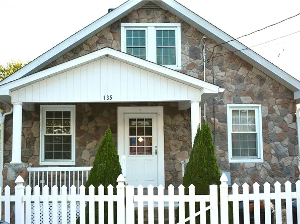 135 Thorn St, Apollo, PA 15613