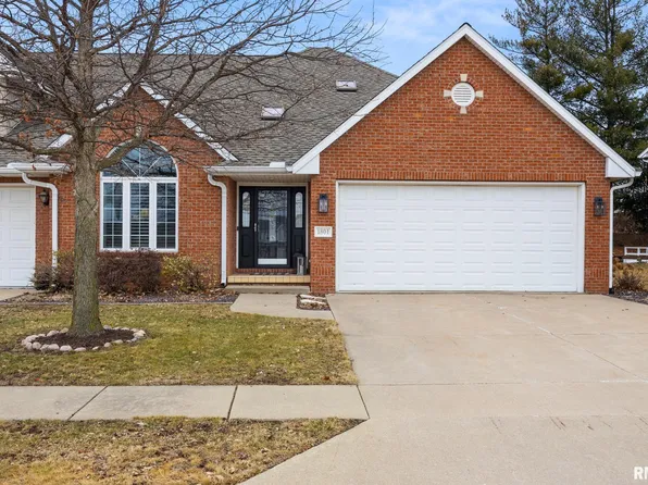 1801 Robin Ave, Morton, IL 61550