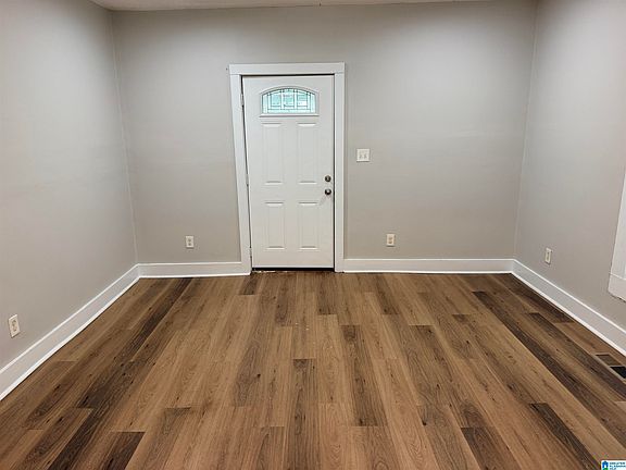 3rd image of 121 Holt Ave