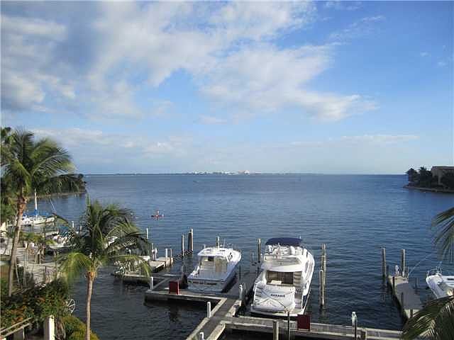 Private Bayfront Luxury Residence