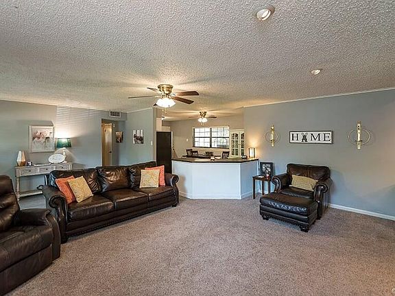 4th image of 265 Phelps Ave