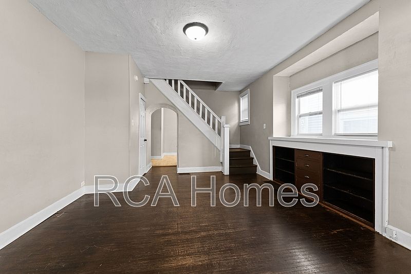 1st image of 2948 N Park Ave
