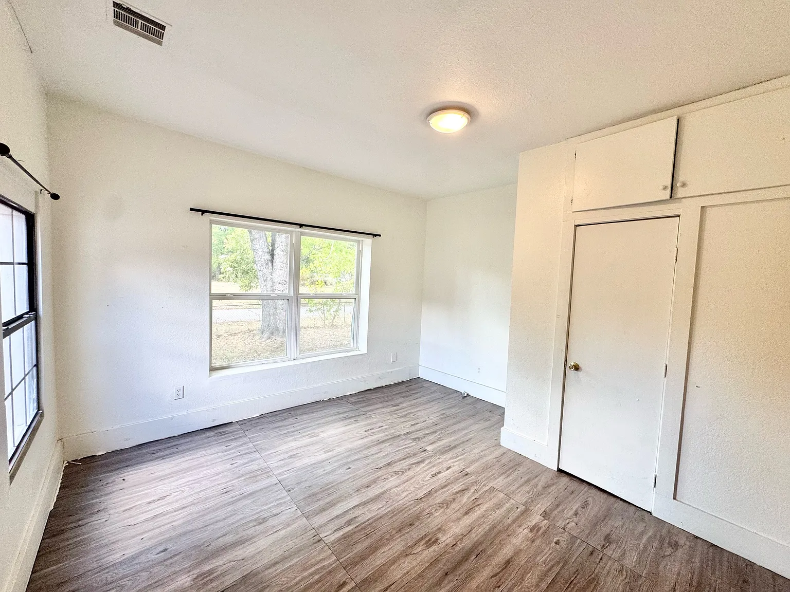 121 SW 3rd Street - 1 — Photo 2