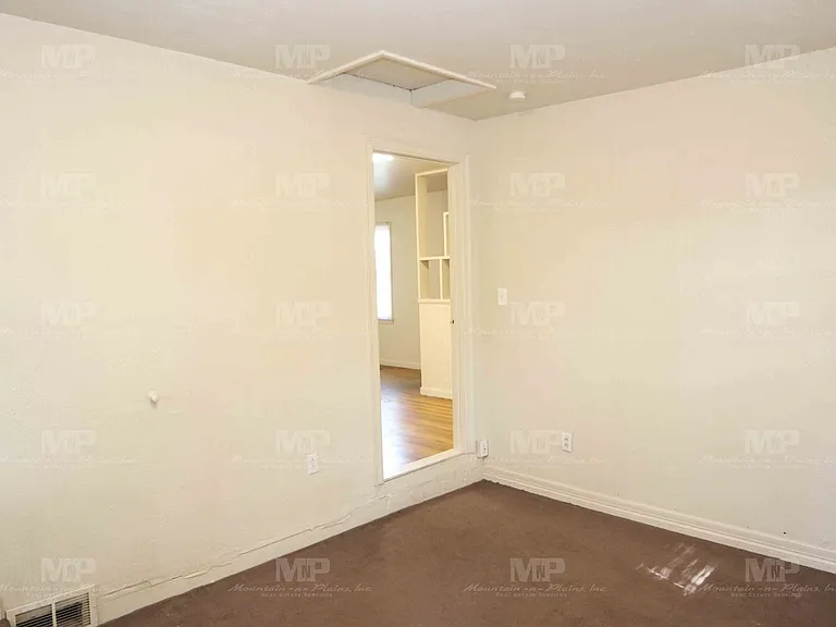 609 W Prospect Rd — Photo 11