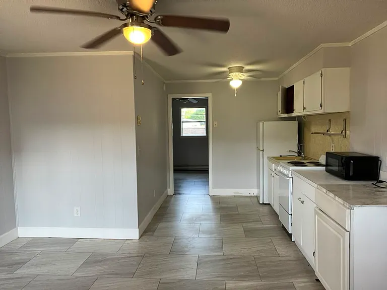 818 Bay St #3 — Photo 10