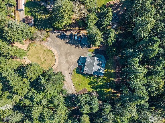 5th image of 3057 SE Spring Creek Road