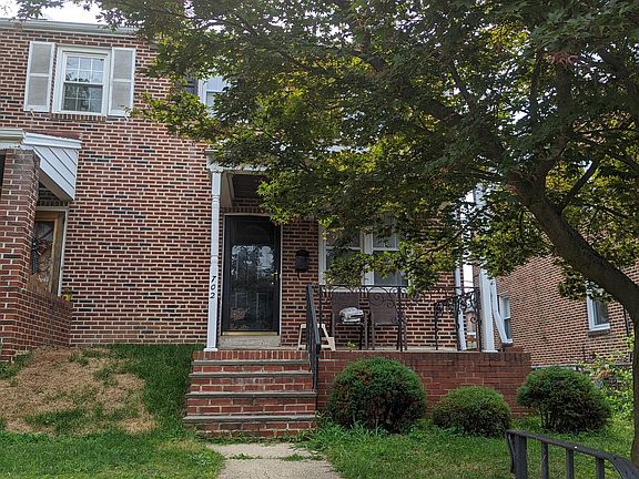 2nd image of 702 S Scott St #1