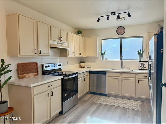 4th image of 2358 E PEACH TREE Drive