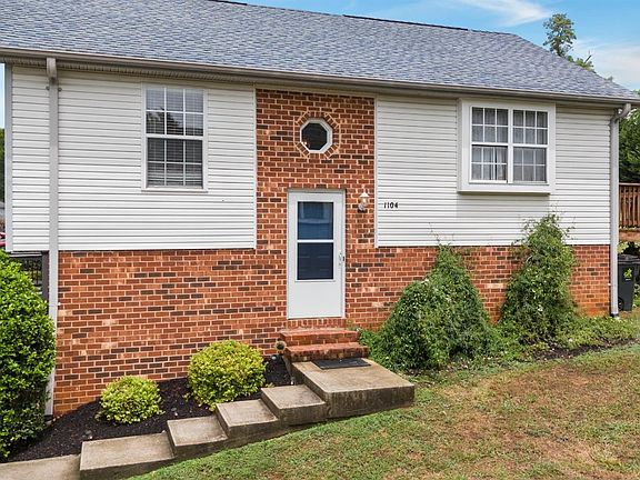 2nd image of 1104 Goose Meadow Dr