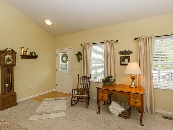 4th image of 1260 Ganton Dr