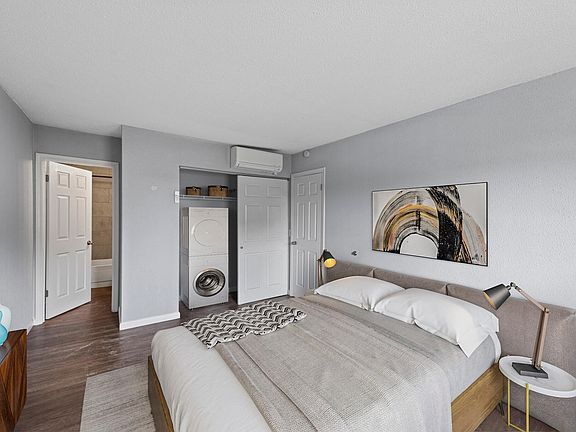 4th image of 5825 Southwest Ave APT 15