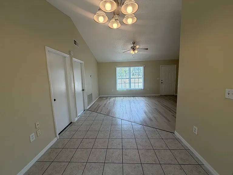 5571 Mariner Blvd — Photo 21