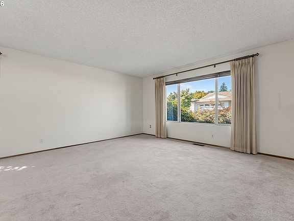 2nd image of 15440 SW Alderbrook Cir