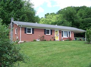 305 Partridge St, Galax, VA 24333