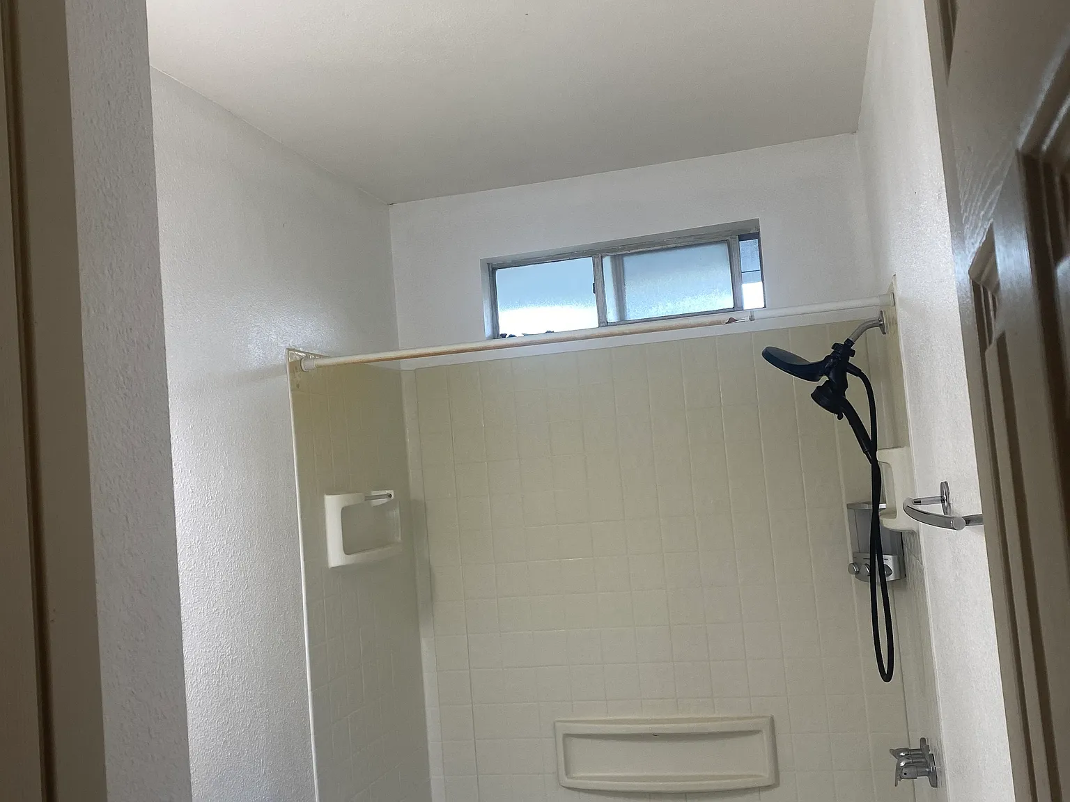 2 bed, 1.5 bath, 1096 sqft, $1,795 — Photo 2