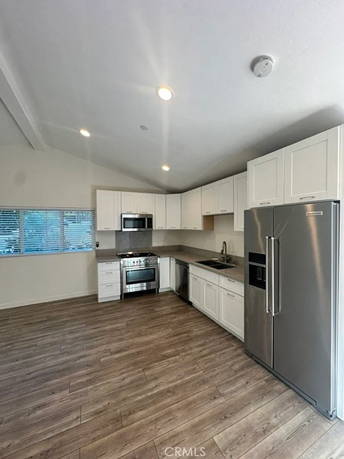 2 bed, 670 sqft, $2,800 — Photo 3