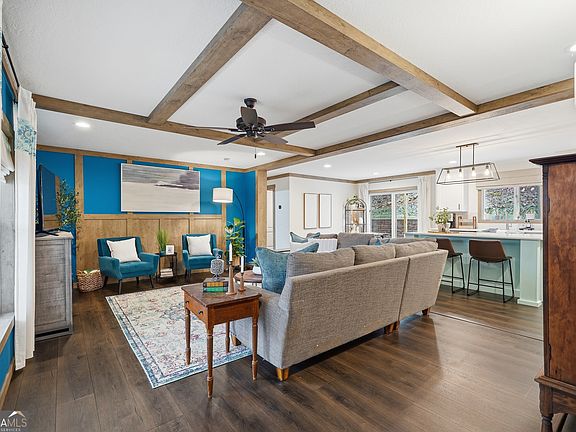 3rd image of 621 High Lance Rd S