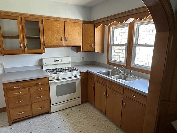 4th image of 1080 Nachreiner Ave