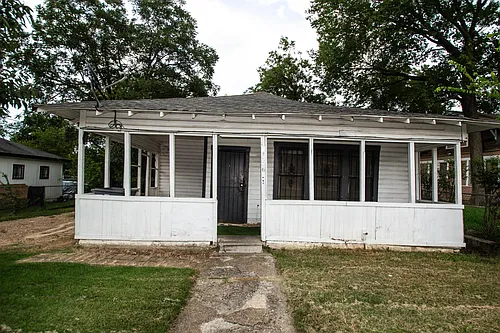 4306 Metropolitan Ave Photo 1