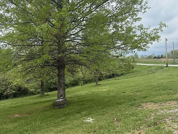 3rd image of 1692 Hogg Ridge Rd