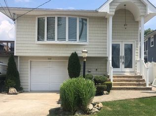 2445 Riverside Ave, Seaford, NY 11783