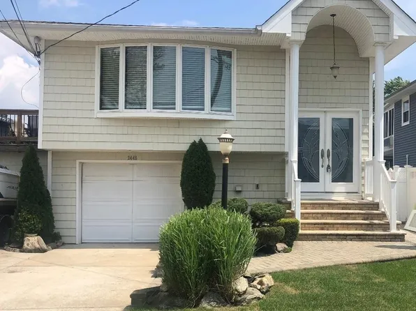 2445 Riverside Avenue, Seaford, NY 11783