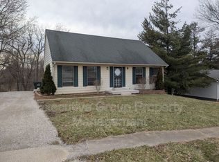 1596 Cypress Dr, Radcliff, KY 40160