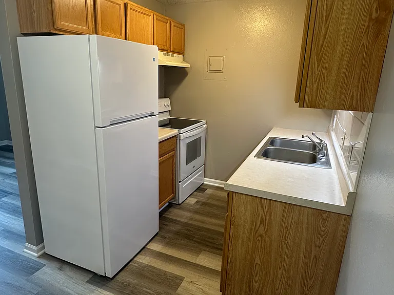 1314 W Pasewalk Ave #6 — Photo 7