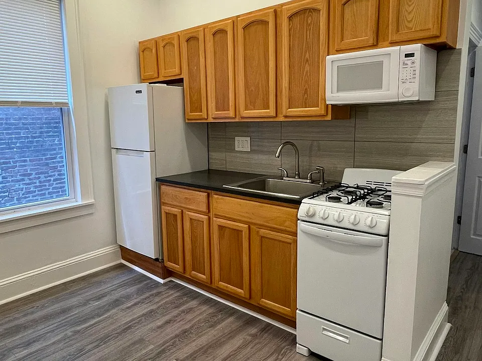 612 W Norris St #2R